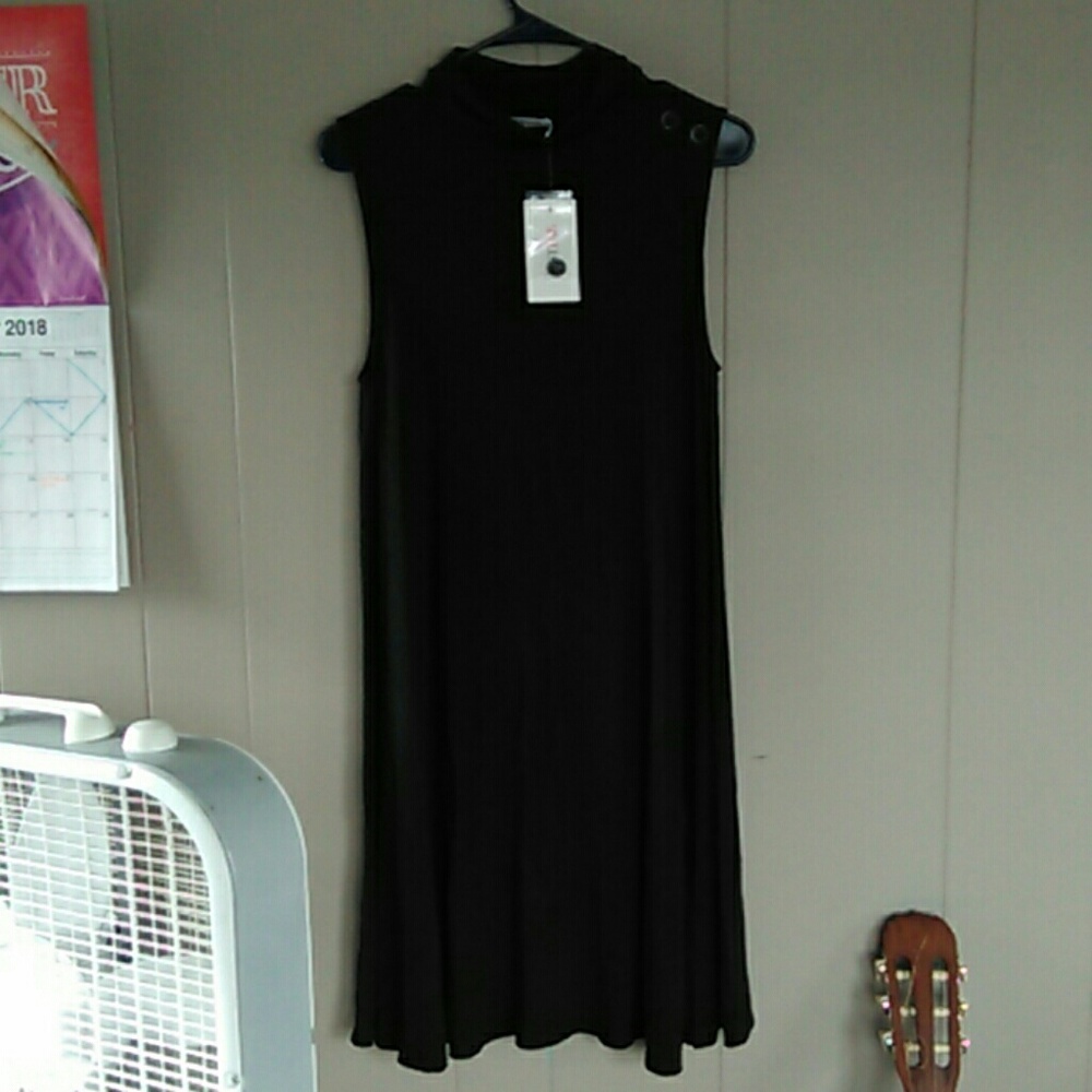 🤩 NWT soft black dress